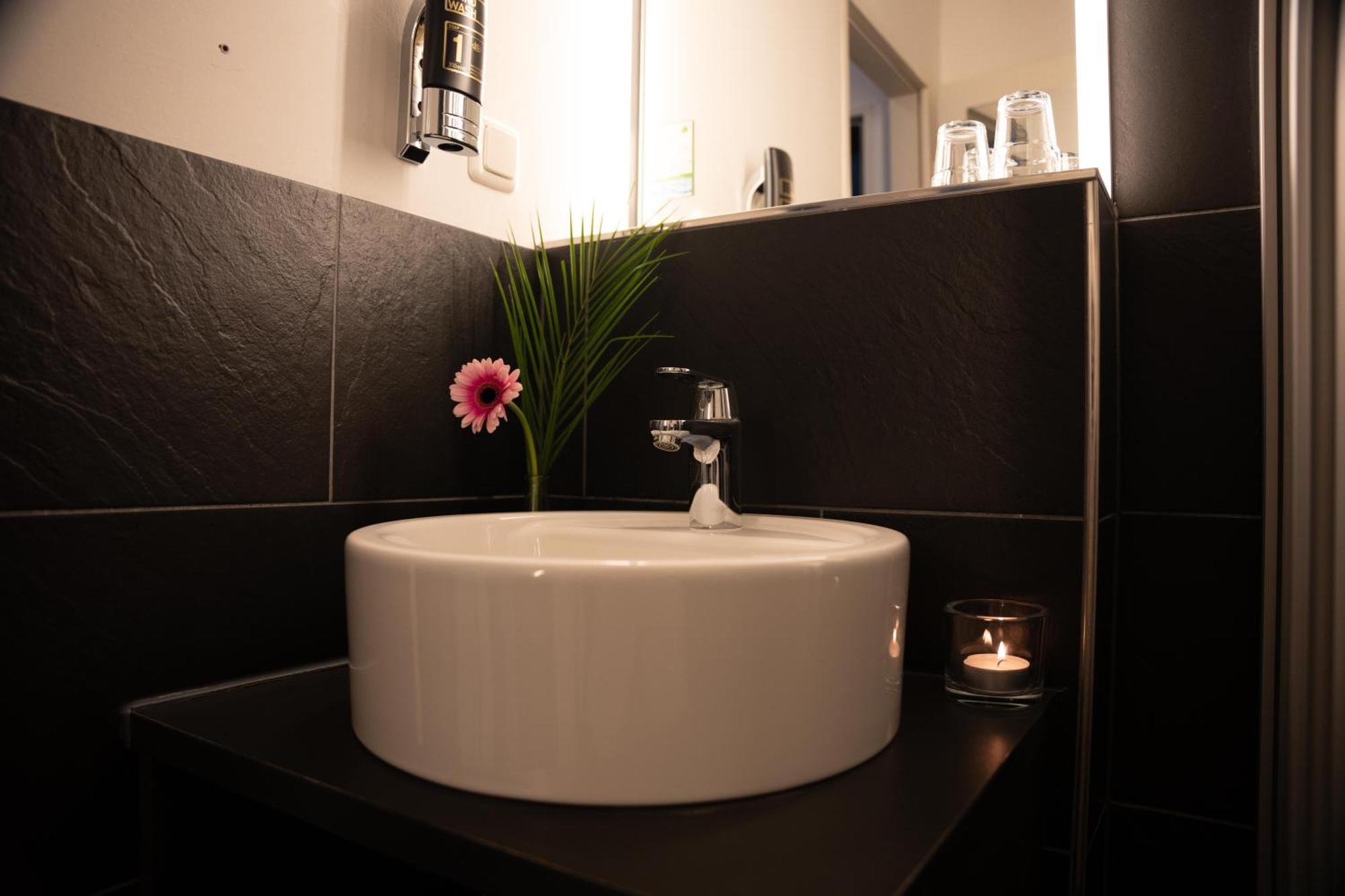 Hotel Medo Koeln Ngoại thất bức ảnh