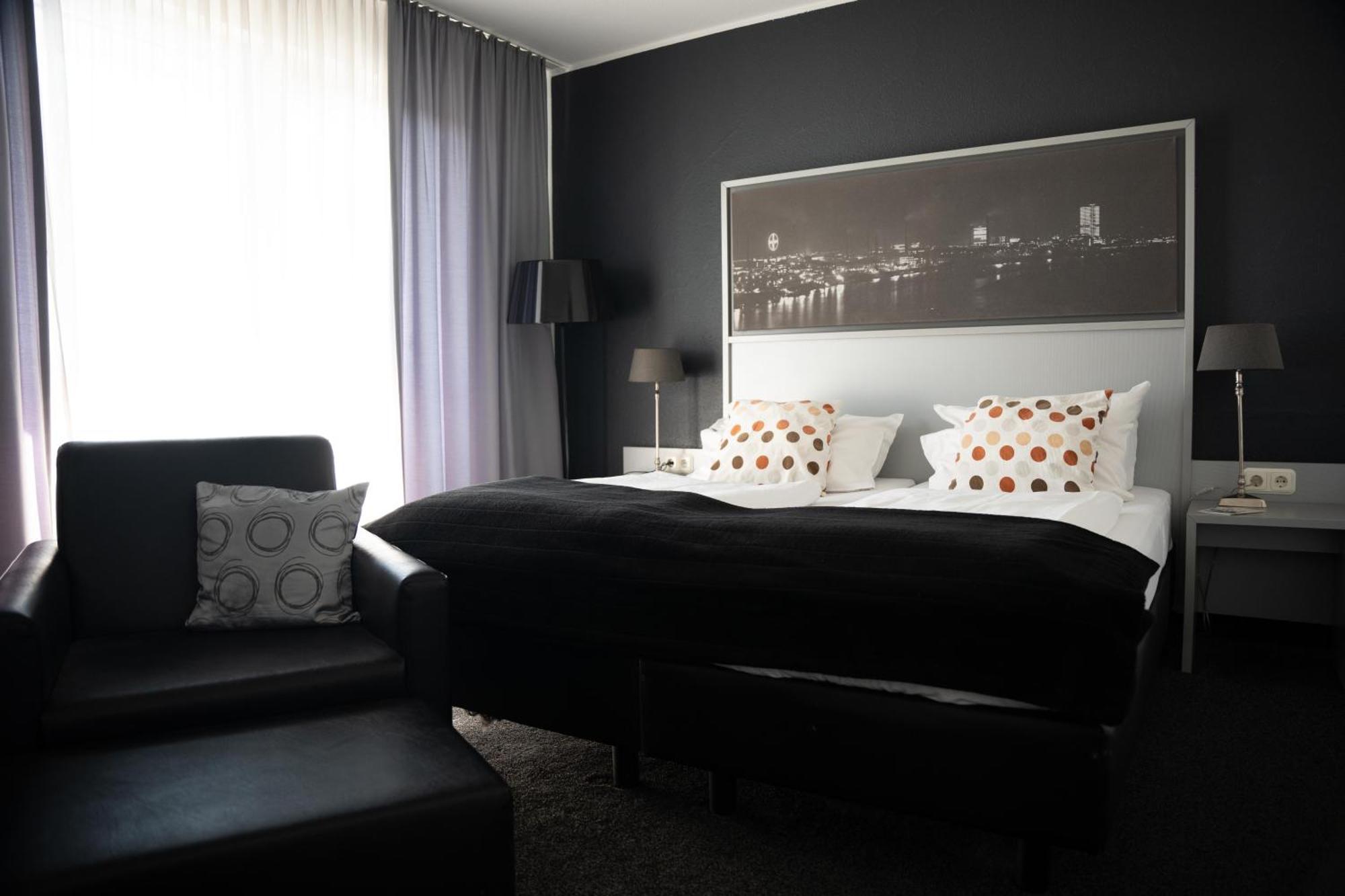 Hotel Medo Koeln Ngoại thất bức ảnh